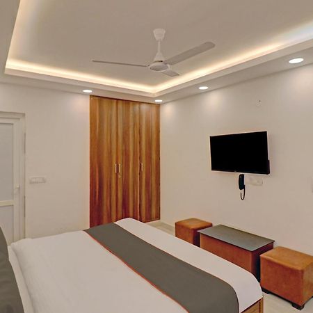 Collection O Spot Light Near Tughlakabad Station Metro Station Hotel Indraprastha Buitenkant foto