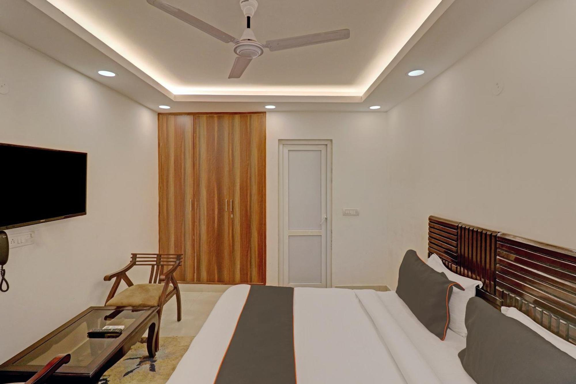 Collection O Spot Light Near Tughlakabad Station Metro Station Hotel Indraprastha Buitenkant foto