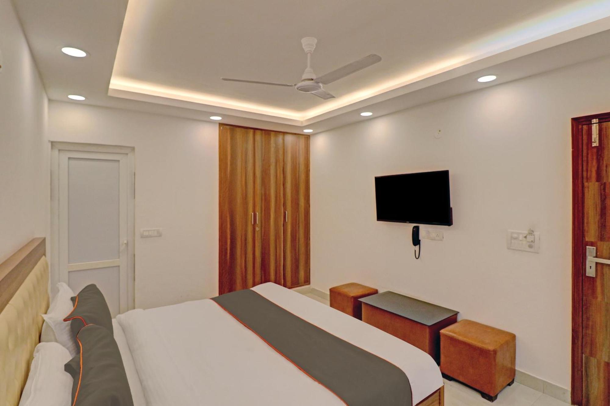 Collection O Spot Light Near Tughlakabad Station Metro Station Hotel Indraprastha Buitenkant foto