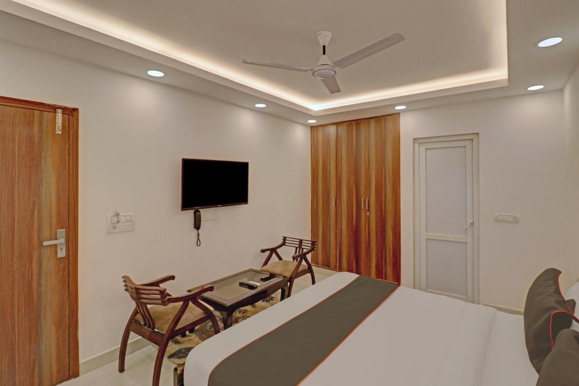 Collection O Spot Light Near Tughlakabad Station Metro Station Hotel Indraprastha Buitenkant foto